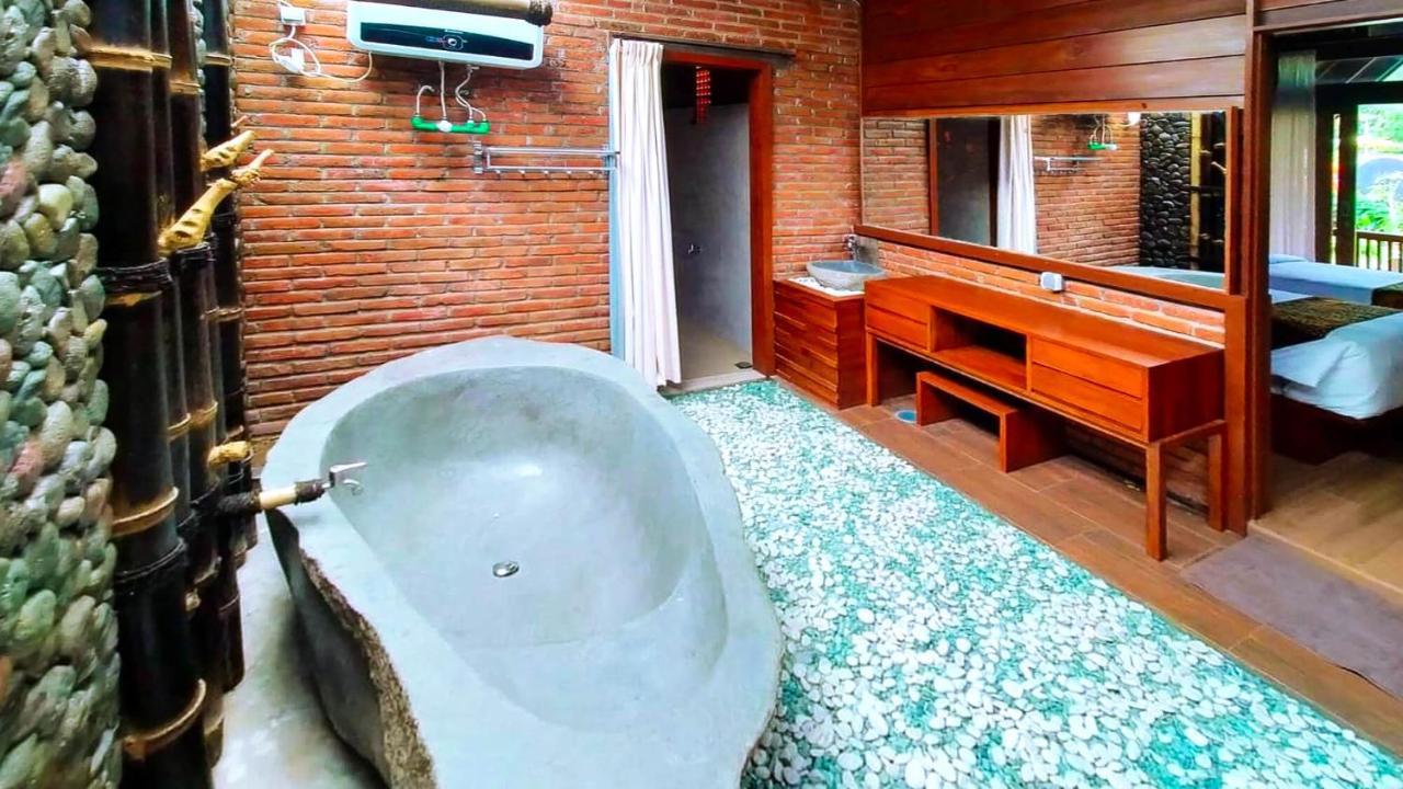 Andung Andung Villa And Resto Banyuwangi  Exterior foto